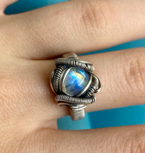 Load image into Gallery viewer, Moonstone Angel Ring
